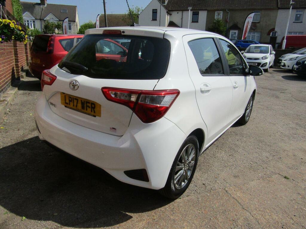 Toyota Yaris 1.0 Vvt-i Icon Tech 2 Former Keepers Only 46 000 M White #4