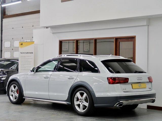 Audi A6 Allroad Tfsi V6 Quattro YJ65OHN White #4