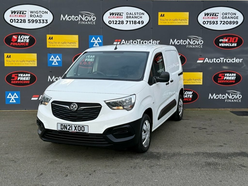 Vauxhall Combo 1.5L Dynamic White