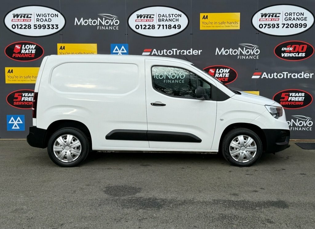 Vauxhall Combo 1.5L Dynamic DN21XOO White #5