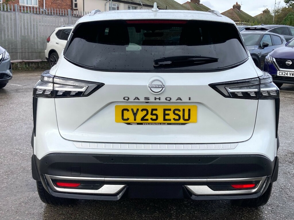 Nissan Qashqai 1.3 Dig-t Mh 158 Tekna Xtronic CY25ESU White #6