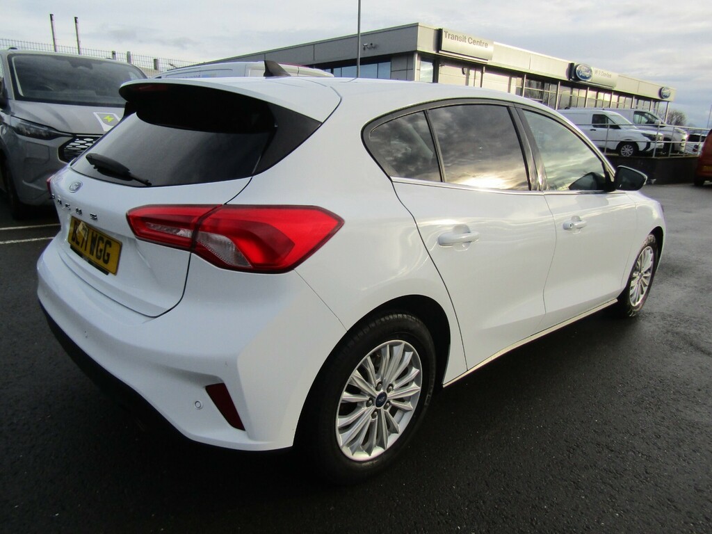 Ford Focus 1.0T Ecoboost 125 Titanium Navigation BL71WGG White #3