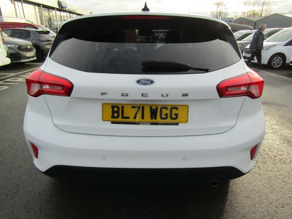 Ford Focus 1.0T Ecoboost 125 Titanium Navigation BL71WGG White #4