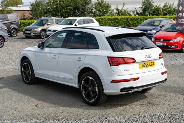 Audi Q5 2.0 Tdi 40 Black Edition Suv S Tronic Q MP19LDV White #6