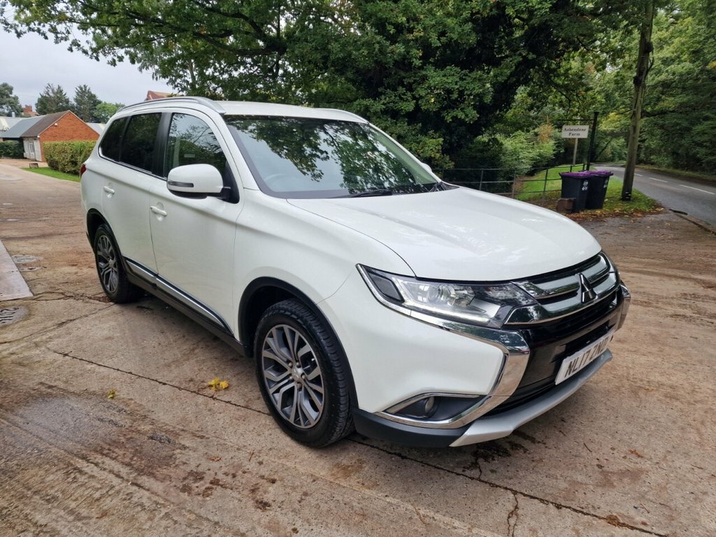 Mitsubishi Outlander 2.2L 3 White