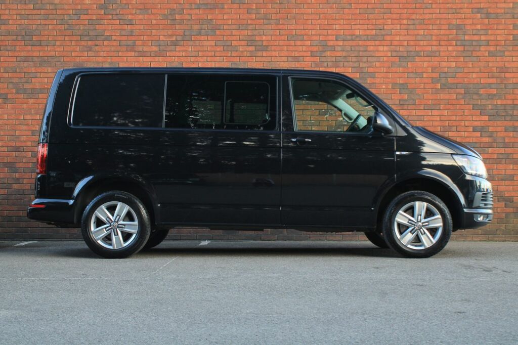 Volkswagen Transporter 2.0 Bitdi T32 Bluemotion Tech Highline Kombi 4Moti VK18FVY Black #2