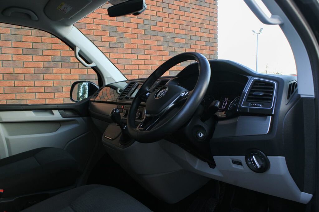 Volkswagen Transporter 2.0 Bitdi T32 Bluemotion Tech Highline Kombi 4Moti VK18FVY Black #5