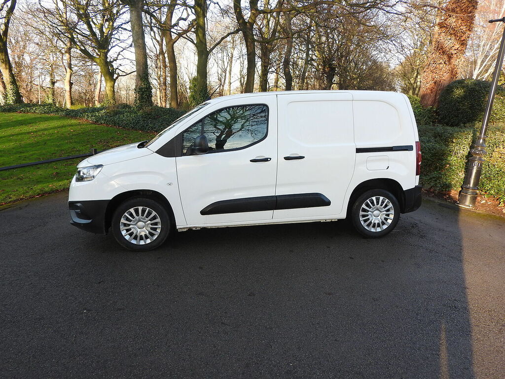 Toyota Proace City 1.5 Bluehdi Icon Short Panel Van White #4