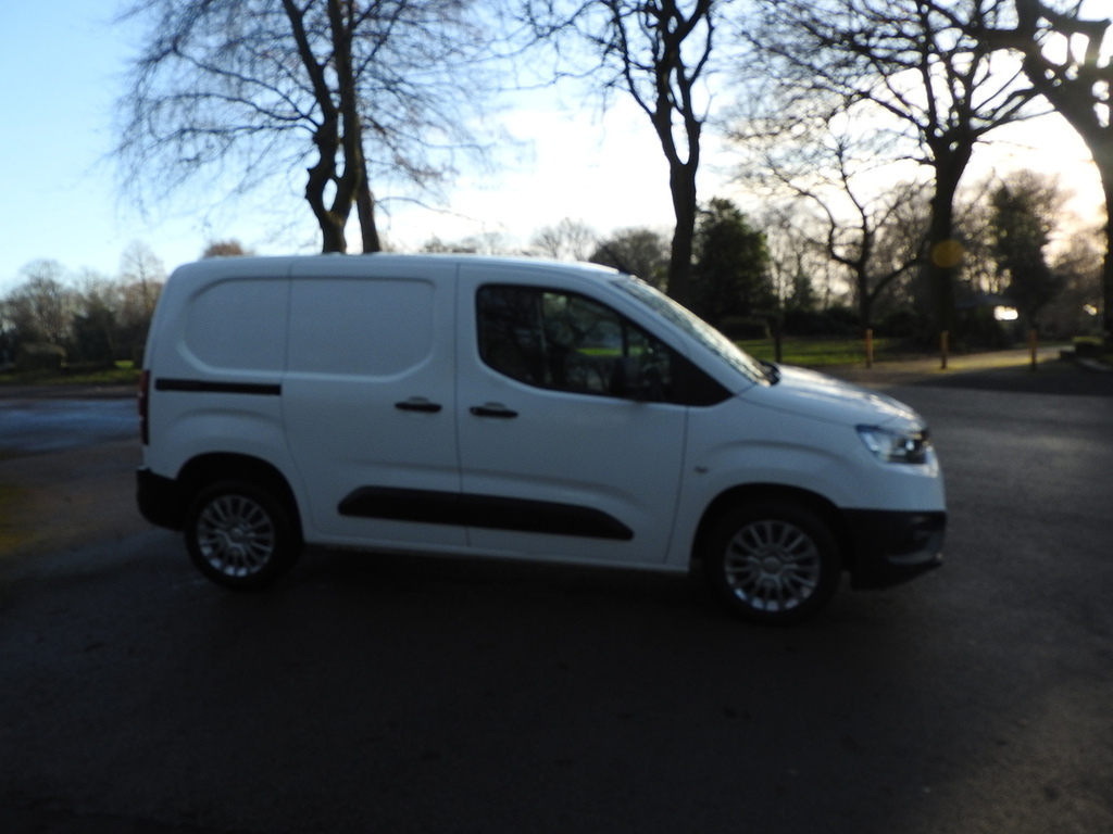 Toyota Proace City 1.5 Bluehdi Icon Short Panel Van White