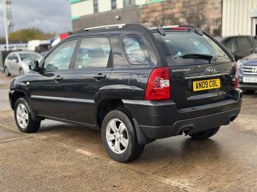 Kia Sportage Suv 2.0 Crdi Xe 2Wd 201010 Black #3