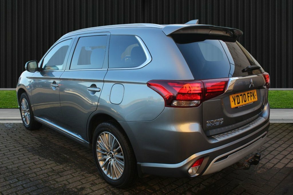 Mitsubishi Outlander 2.4L Exceed YD70FPK Grey #4