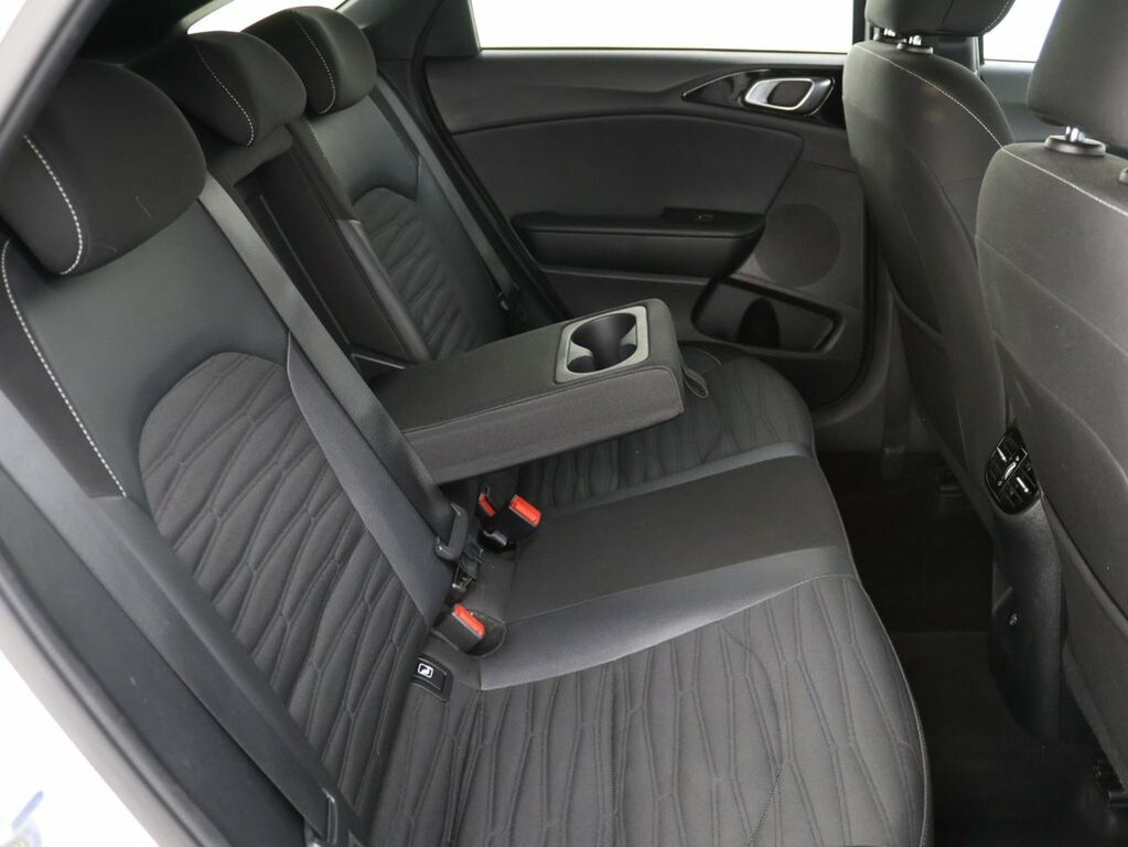 Kia Proceed 1.5L Gt-line MC72UMR White #6