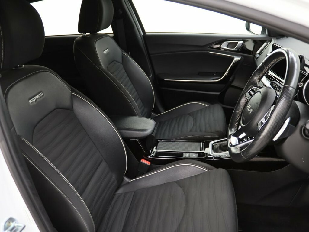 Kia Proceed 1.5L Gt-line MC72UMR White #2