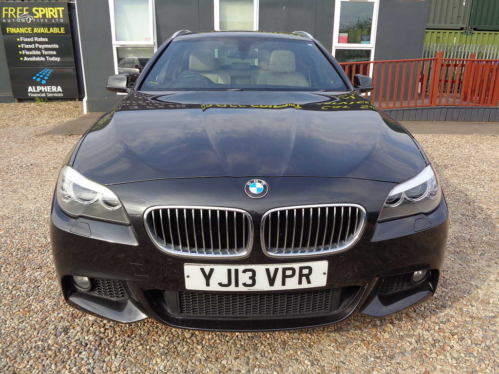BMW 5 Series 520D M Sport YJ13VPR Grey #2