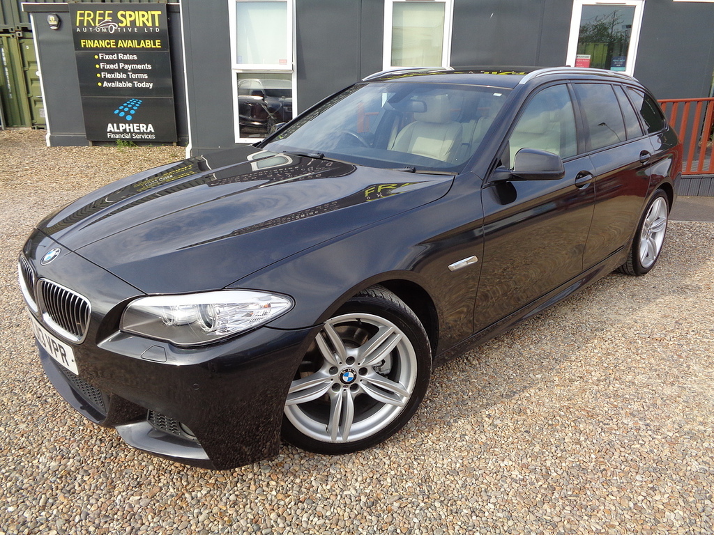 BMW 5 Series 520D M Sport YJ13VPR Grey #4