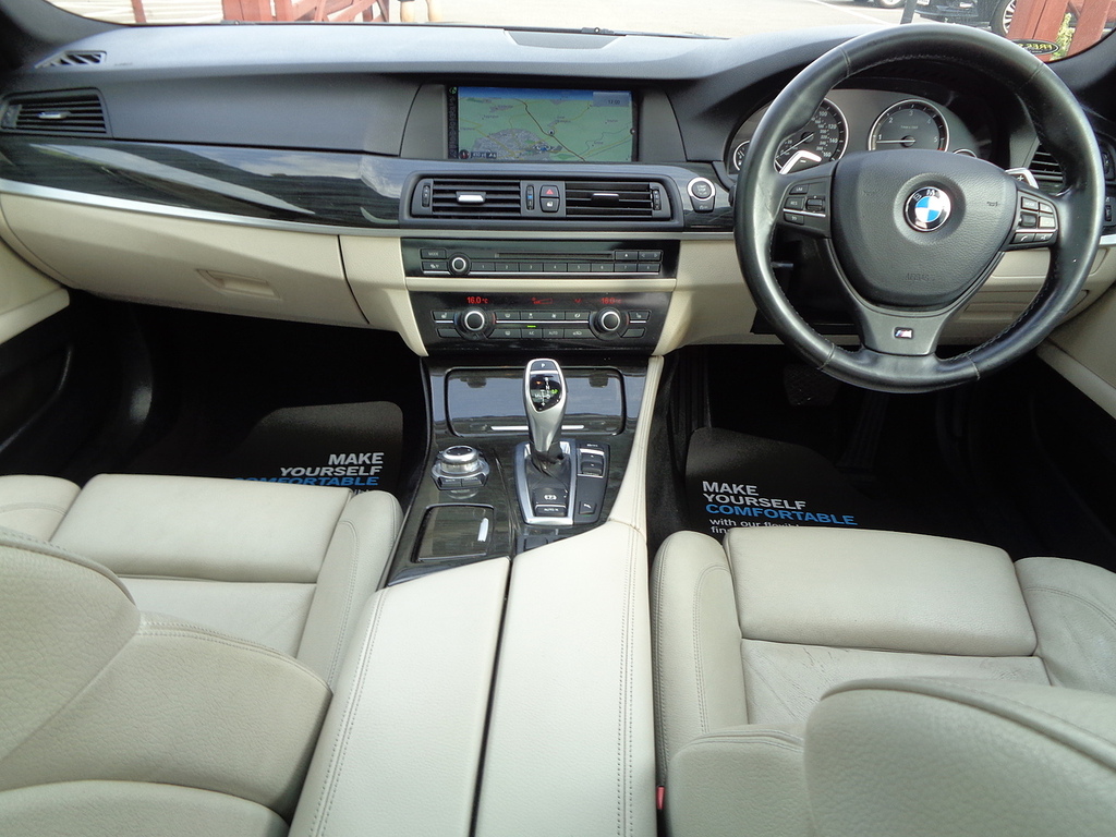 BMW 5 Series 520D M Sport YJ13VPR Grey #3