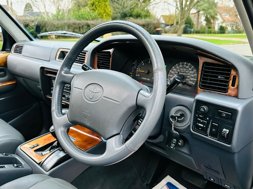 Toyota Land Cruiser Amazon 1997 R VX Amazon Green #58