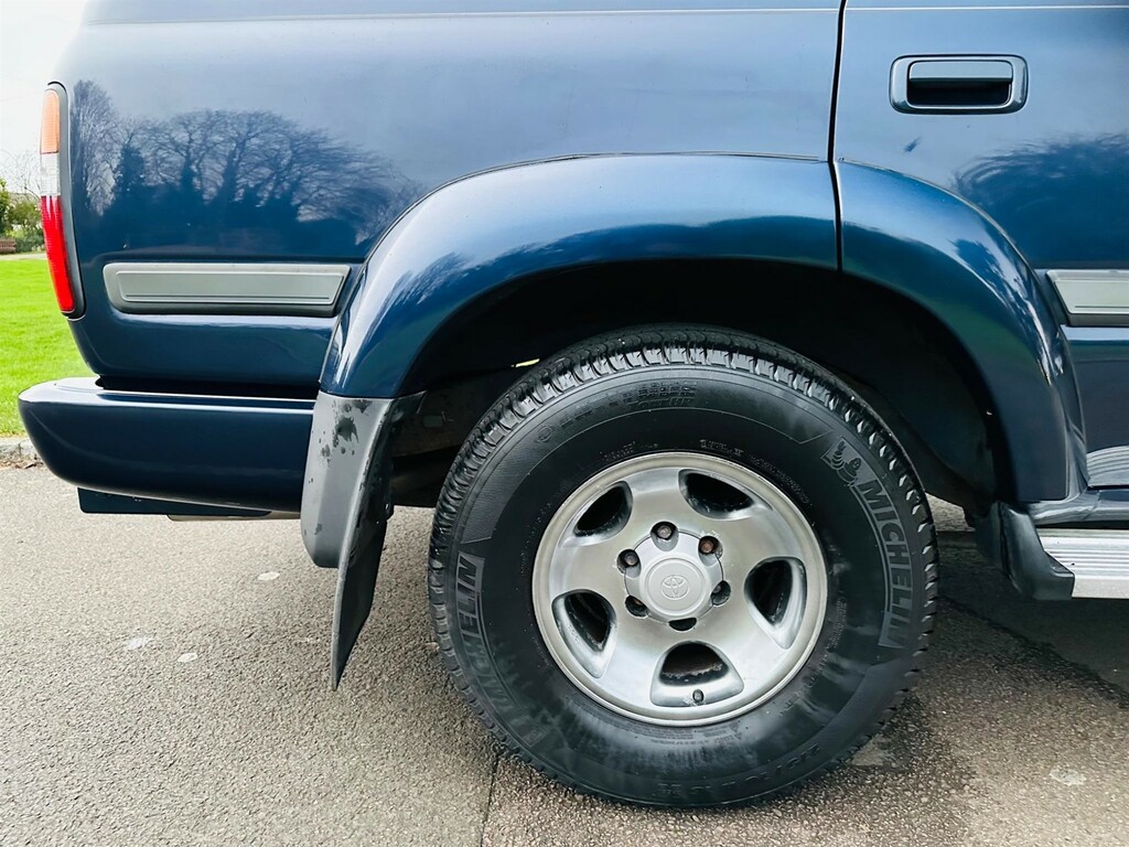 Toyota Land Cruiser Amazon 1997 R VX Amazon Green #28