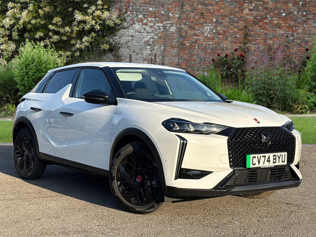DS DS 3 115Kw E-tense Performance Line 54Kwh White