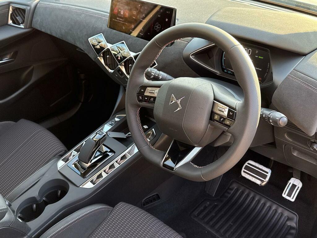 DS DS 3 115Kw E-tense Performance Line 54Kwh White #3