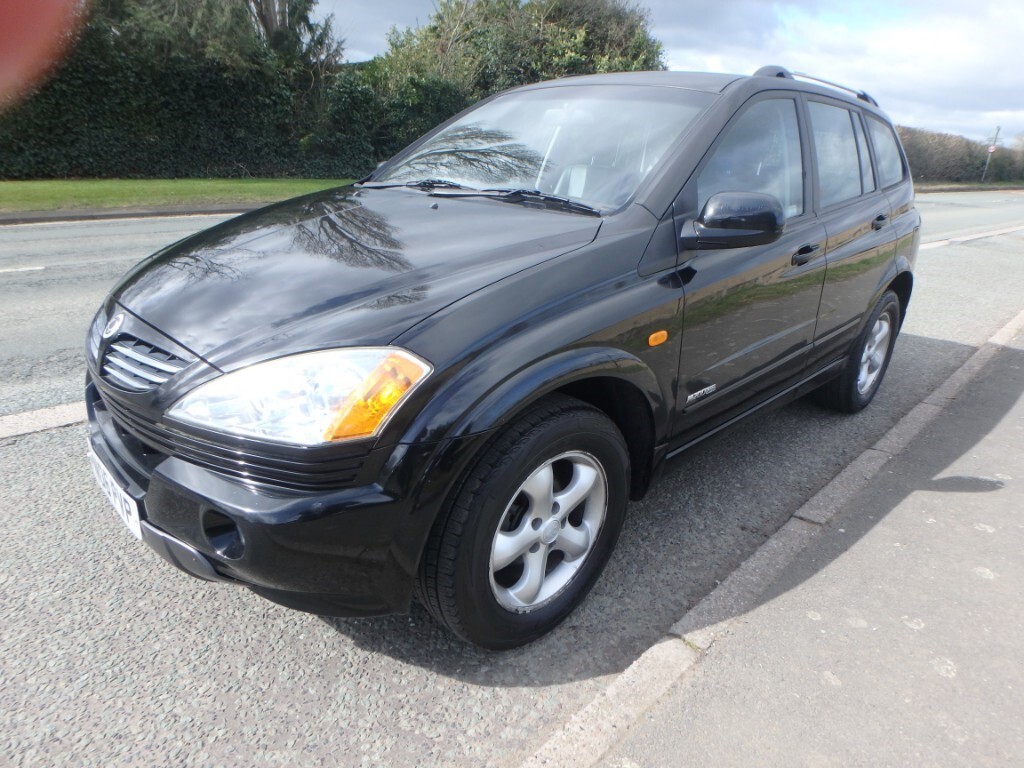 SsangYong Kyron 2.0Td Se Station Wagon Black #3