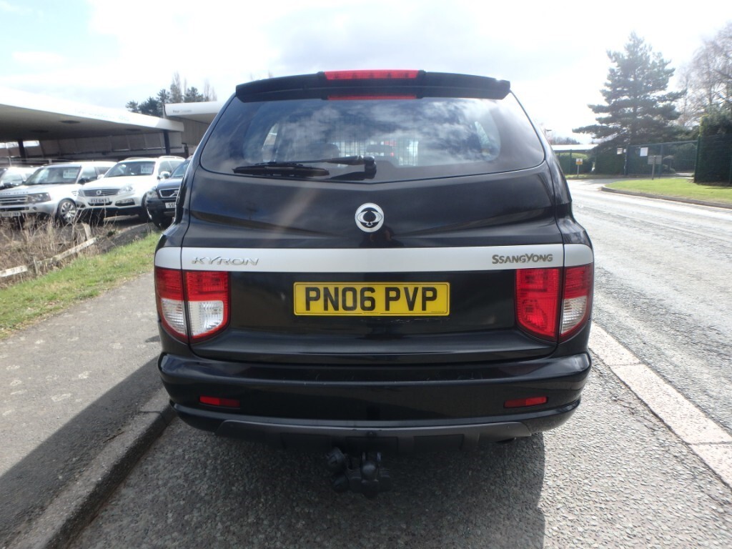 SsangYong Kyron 2.0Td Se Station Wagon Black #6