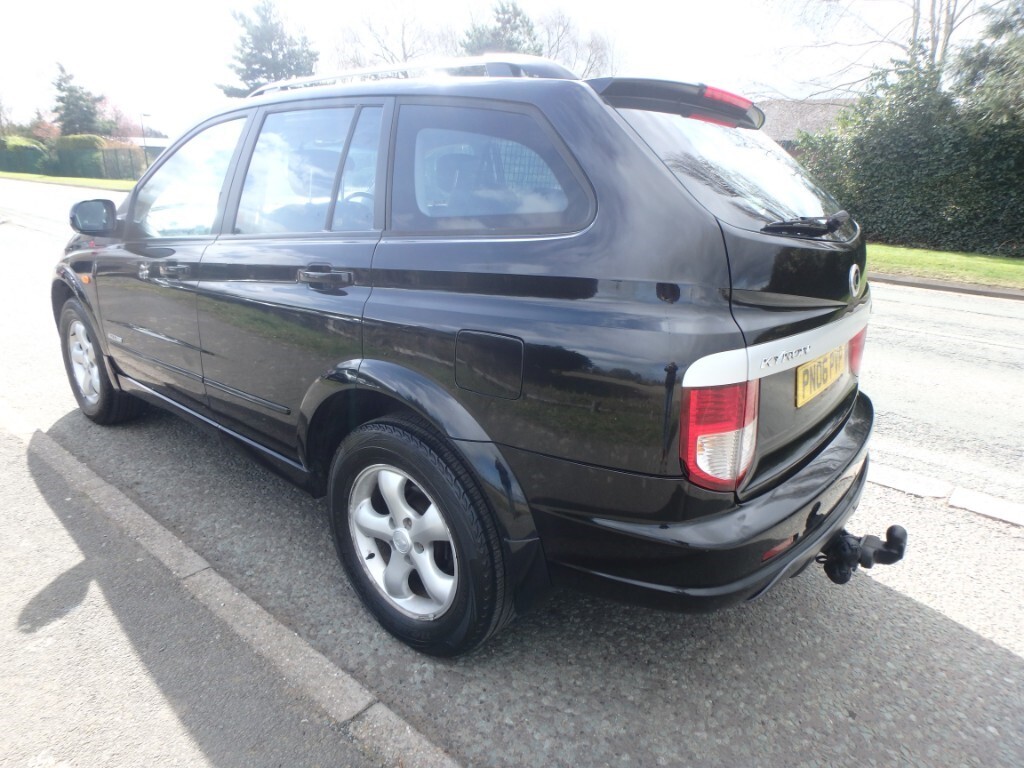 SsangYong Kyron 2.0Td Se Station Wagon Black #5