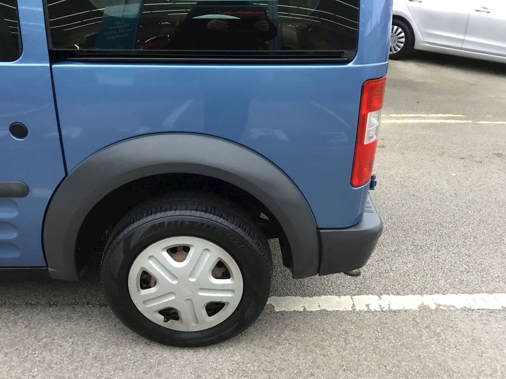 Ford Tourneo Connect Connect 1.8 Tdci LX Bus Rwd L4 Blue #18