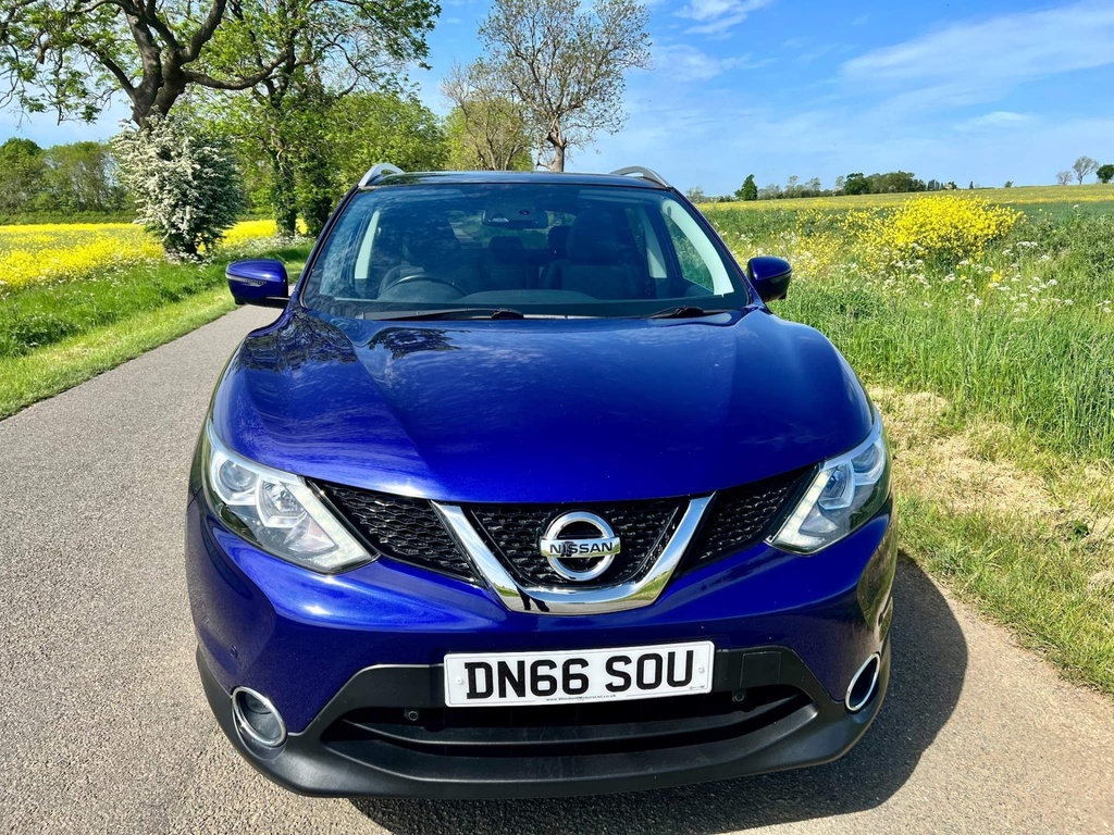 Nissan Qashqai+2 1.5 Dci N-tec 2Wd Red #4