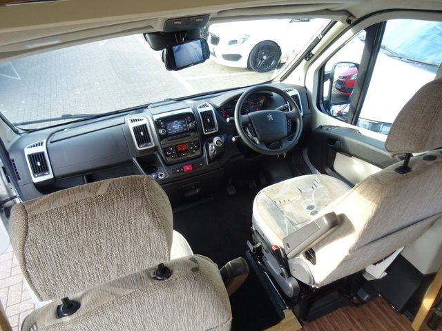 Peugeot Elddis Mpv White #5